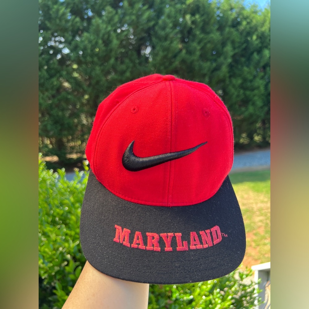 Vintage Nike Big Swoosh / Maryland Embroidered Snap Back Hat Red